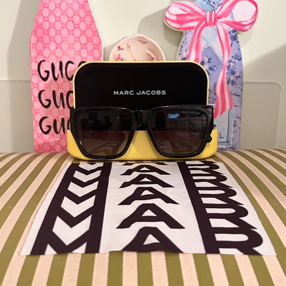 Marc Jacobs Glossy Black Square Sunglasses with Gradient Lenses